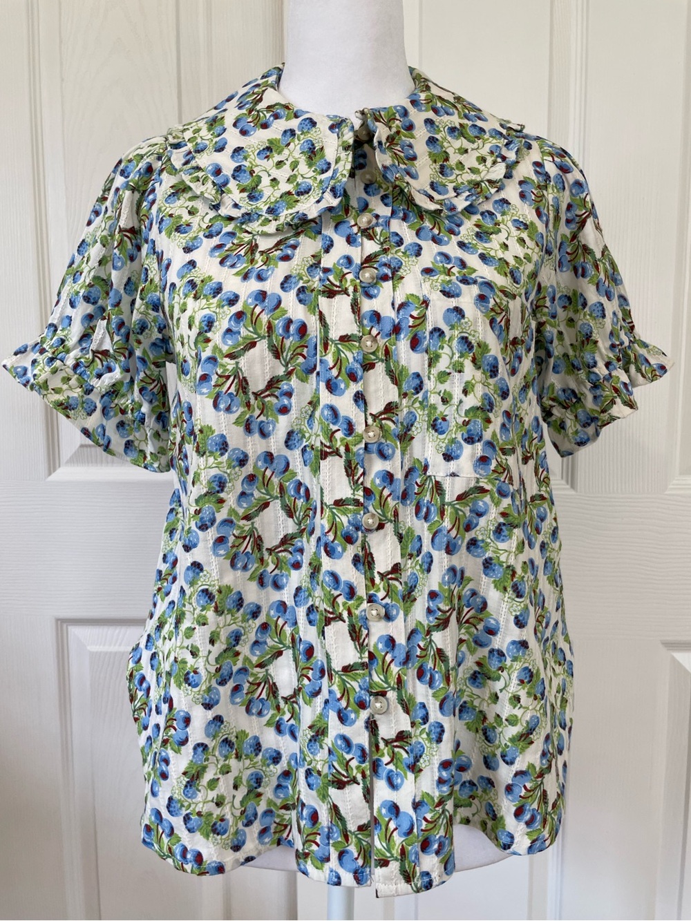 Pilcro Anthro Blue and Green  Button-Down Top with Peter Pan Collar size Small